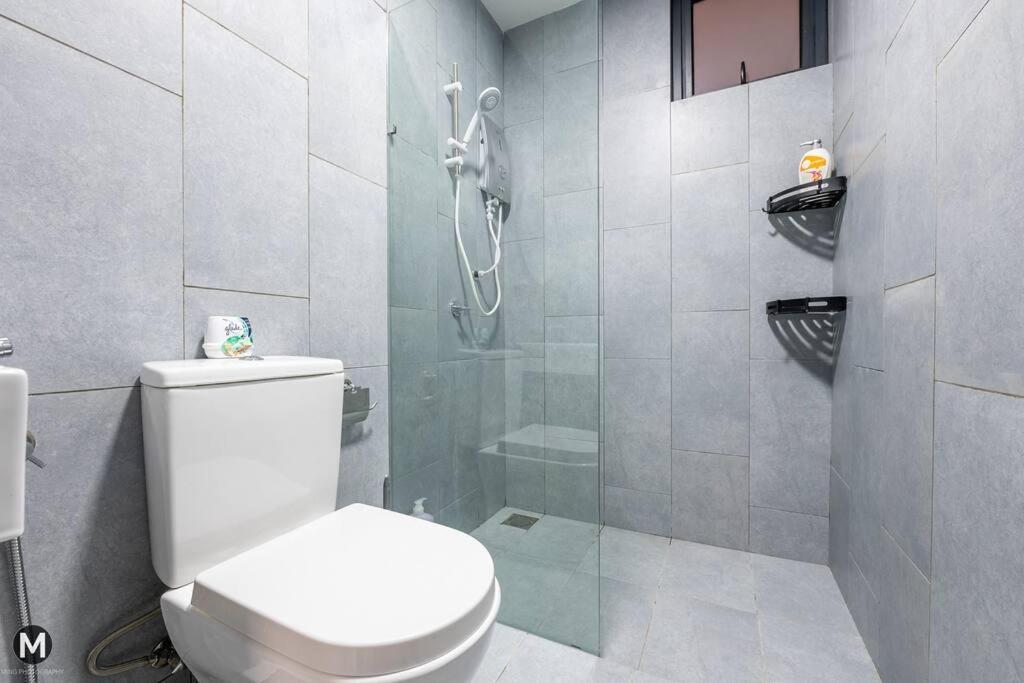 Pangsapuri 500mbpsnetflix Luxury 6+1 Pax M Vertica *